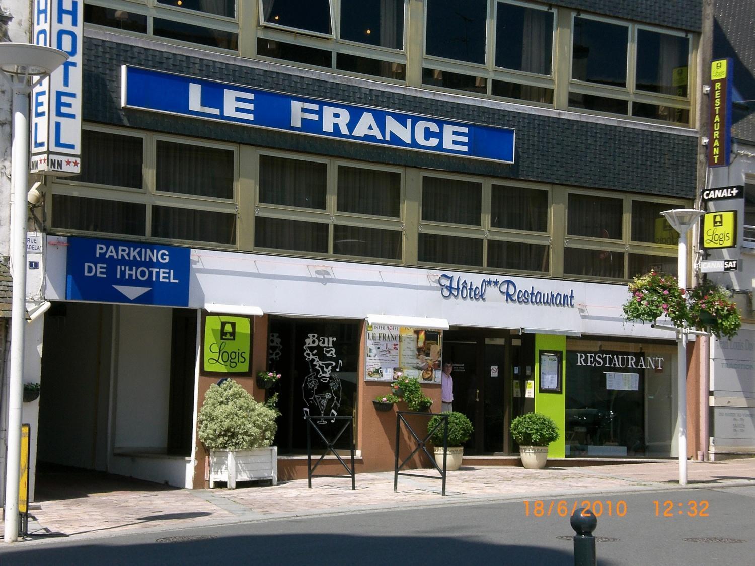 Отель Le France Лудеак Экстерьер фото